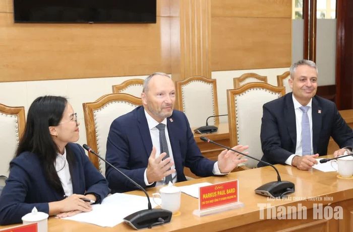 Ông Markus Paul Bard, Chủ tịch HĐQT Công ty StaBOO Holding AG phát biểu tại buổi làm việc.