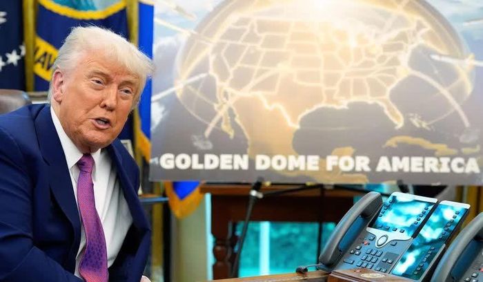 Tổng thống Donald Trump phát biểu tại Phòng Bầu dục của Nhà Trắng ở Washington về chương trình lá chắn tên lửa “ Vòm Vàng”. Ảnh AP.