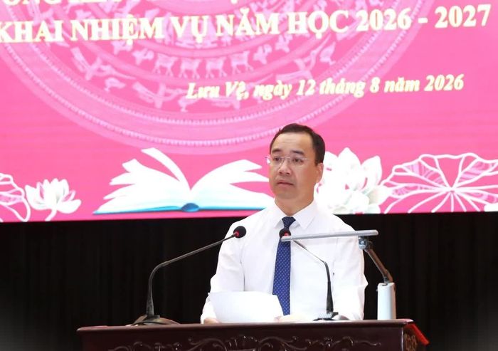 Chủ tịch UBND xã Lưu Vệ Đỗ Trí Hòa phát biểu khai mạc hội nghị.