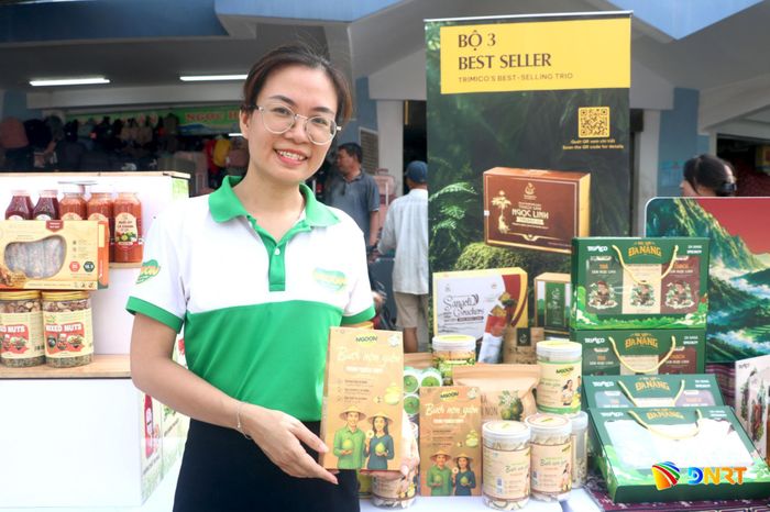 Các sản phẩm đặc sản của Công ty TNHH Thực phẩm Nhiên Tâm đã được xúc tiến trên các sàn thương mại điện tử. Ảnh: VĂN HOÀNG