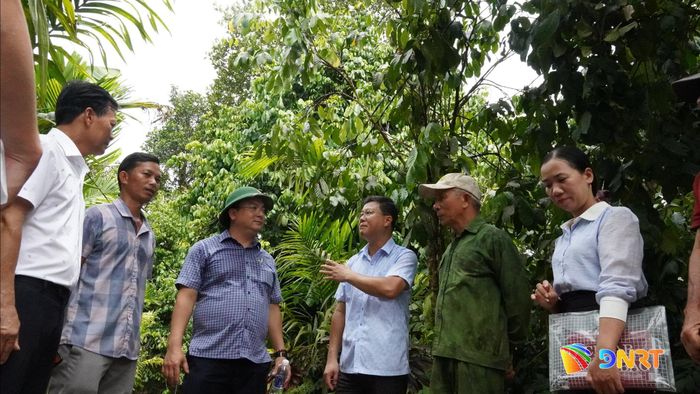Trước khi thực hiện một dự án hay triển khai một chương trình liên quan trực tiếp người dân, xã Thạnh Bình đều lắng nghe ý kiến nhân dân để thực hiện tốt hơn. Ảnh: DIỄM LỆ
