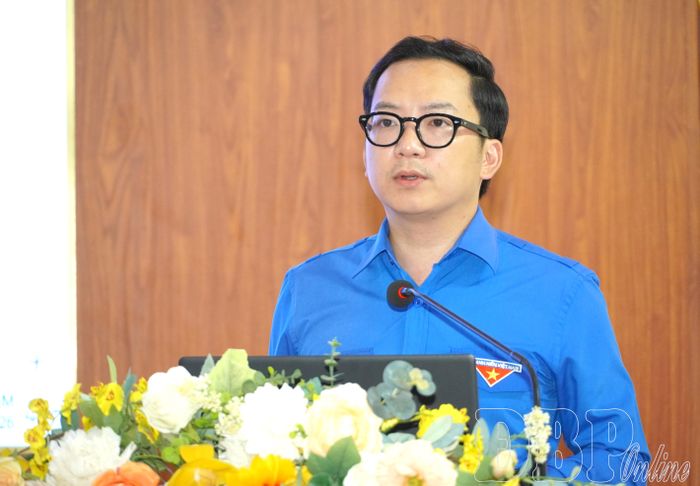 Đồng chí Mùa Chiến Thắng, Tỉnh ủy viên, Bí thư Tỉnh đoàn phát biểu khai mạc hội nghị.