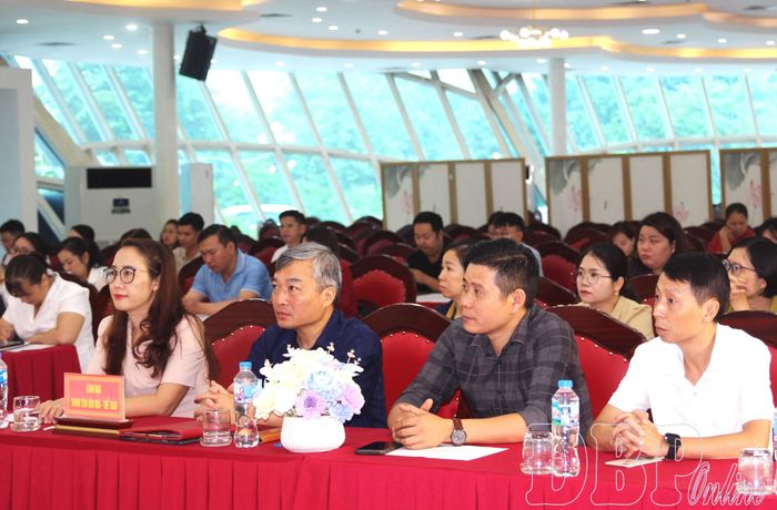 Đại biểu dự khai mạc lớp tập huấn.