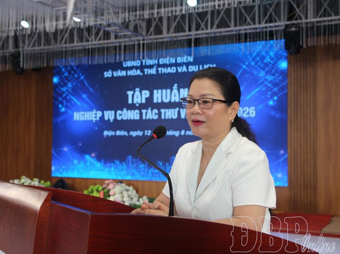 Lãnh đạo Sở Văn hóa, Thể thao và Du lịch phát biểu khai mạc lớp tập huấn.