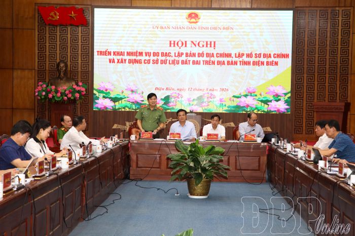 Đồng chí Thiếu tướng Vũ Văn Đấu, Ủy viên Ban Thường vụ Tỉnh ủy, Giám đốc Công an tỉnh, phát biểu tại hội nghị.