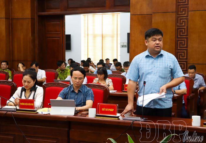 Lãnh đạo xã Tuần Giáo phát biểu tại hội nghị.