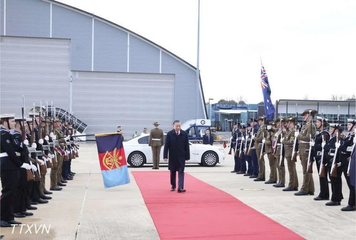 Lễ tiễn Tổng Bí thư, Chủ tịch nước Tô Lâm tại sân bay quốc tế Canberra. Ảnh: TTXVN