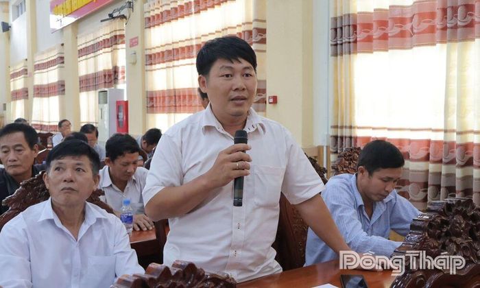 Cử tri xã Chợ Gạo phát biểu ý kiến.