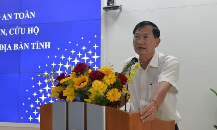 Đồng chí Thái Minh Cương, Giám đốc Công ty Điện lực Đồng Tháp phát biểu tại hội nghị.