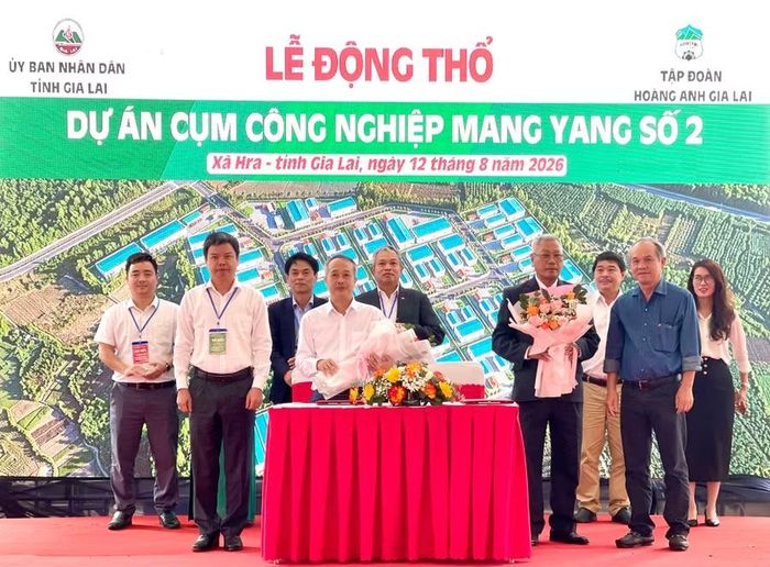  Hoàng Anh Gia Lai ký biên bản ghi nhớ hợp tác với một số nhà đầu tư thứ cấp. Ảnh: Vũ Thảo 