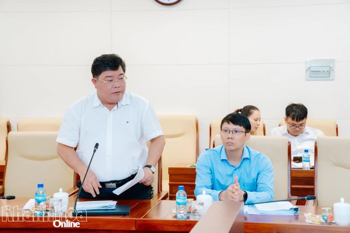 Ông Châu Ngô Anh Nhân - Giám đốc Sở Tài chính báo cáo tại hội nghị.