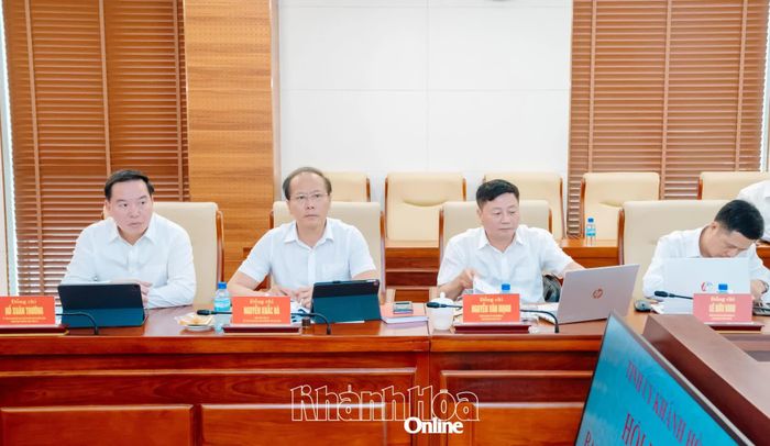 Các đồng chí: Hồ Xuân Trường, Nguyễn Khắc Hà, Nguyễn Văn Mạnh, Lê Hữu Vinh tham dự hội nghị.
