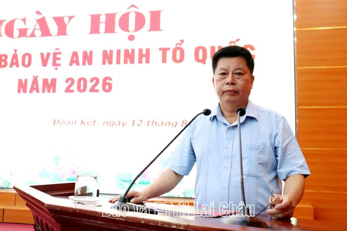 Đồng chí Hoàng Đại Thắng - Chủ tịch UBND phường phát biểu tại ngày hội.