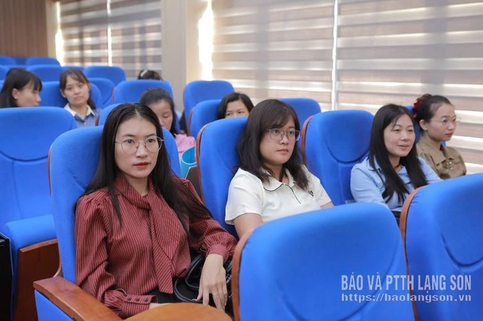 Các đại biểu tham gia hội nghị tập huấn