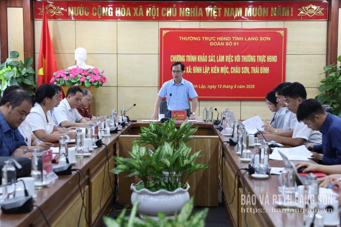 Đồng chí Vũ Quang Hưng, Trưởng Ban Pháp chế HĐND tỉnh, Trưởng Đoàn khảo sát phát biểu kết luận buổi làm việc