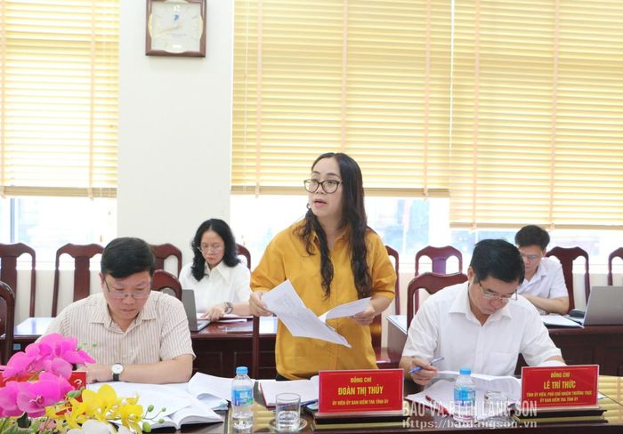Ủy viên Ủy ban Kiểm tra Tỉnh ủy đóng góp ý kiến tại kỳ họp