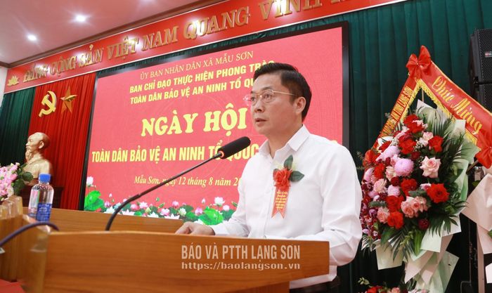 Đồng chí Đinh Hữu Học, Phó Chủ tịch Thường trực UBND tỉnh, Phó Trưởng Ban Thường trực Ban Chỉ đạo thực hiện phong trào “Toàn dân bảo vệ ANTQ” tỉnh phát biểu tại ngày hội