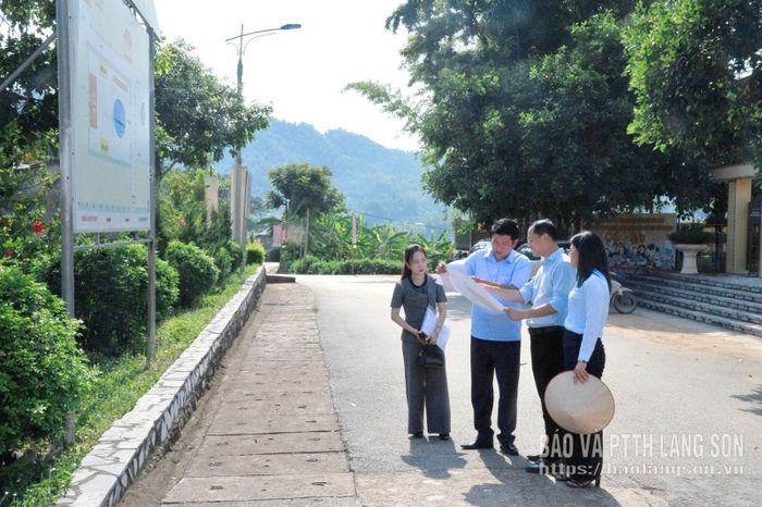 Đoàn công tác khảo sát tại một số công trình phụ trợ tại di tích Khu tưởng niệm đồng chí Hoàng Văn Thụ