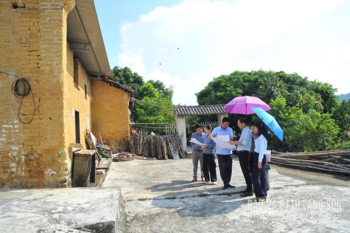 Đoàn công tác khảo sát tại một số công trình tại di tích Khu tưởng niệm đồng chí Hoàng Văn Thụ
