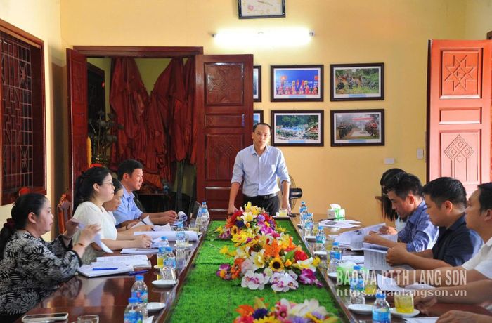 Lãnh đạo Sở Văn hoá, Thể thao và Du lịch phát biểu tại cuộc họp
