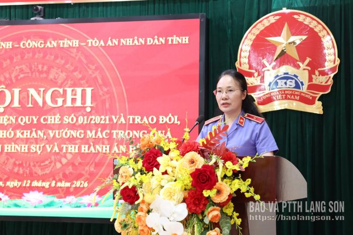 Lãnh đạo Viện KSND tỉnh báo cáo sơ kết 5 năm thực hiện quy chế phối hợp liên ngành tại hội nghị 