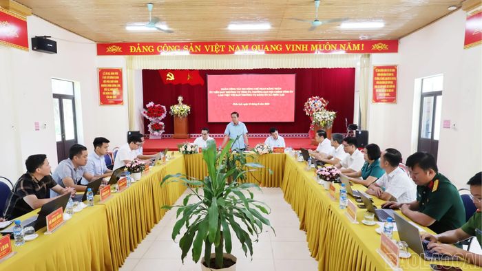 Quang cảnh buổi làm việc.