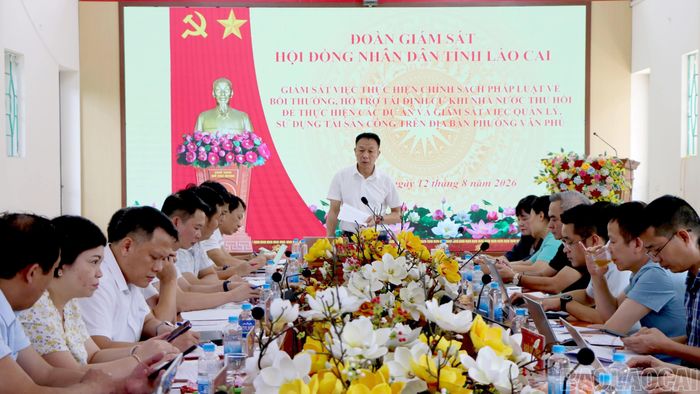 Quang cảnh buổi làm việc.