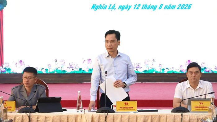  Đồng chí Phí Công Hoan - Giám đốc Sở Xây dựng phát biểu kết luận buổi làm việc. 