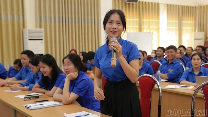 Học viên tham gia thảo luận tại lớp tập huấn.