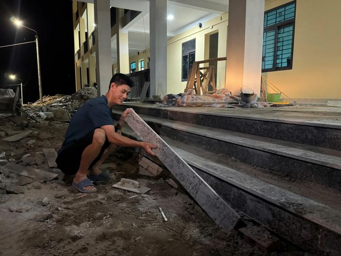 Ngay khi các hạng mục trước được hoàn thành, bàn giao, tổ thợ tiếp theo lập tức thi công để công trình sớm về đích.