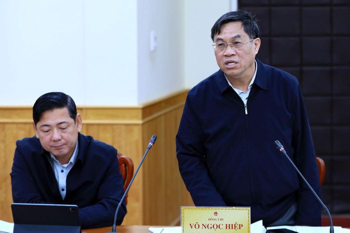 Tỉnh ủy viên, Phó Chủ tịch UBND tỉnh Lâm Đồng Võ Ngọc Hiệp giải trình và làm rõ nhiều nội dung Thường trực HĐND tỉnh quan tâm
