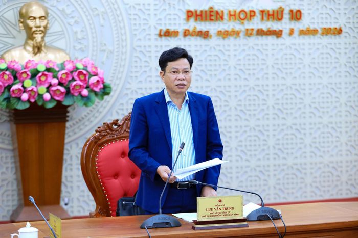 Chủ tịch HĐND tỉnh Lâm Đồng Lưu Văn Trung yêu cầu các đơn vị tiếp thu đầy đủ ý kiến tại phiên họp, hoàn thiện hồ sơ và dự thảo nghị quyết theo đúng quy định