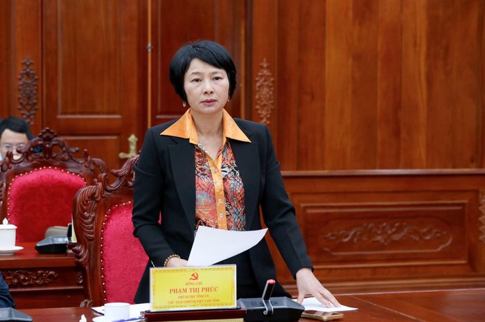 Đồng chí Phạm Thị Phúc, Phó Bí thư Tỉnh ủy, Chủ tịch Ủy ban MTTQ Việt Nam tỉnh Lâm Đồng phát biểu tại buổi làm việc