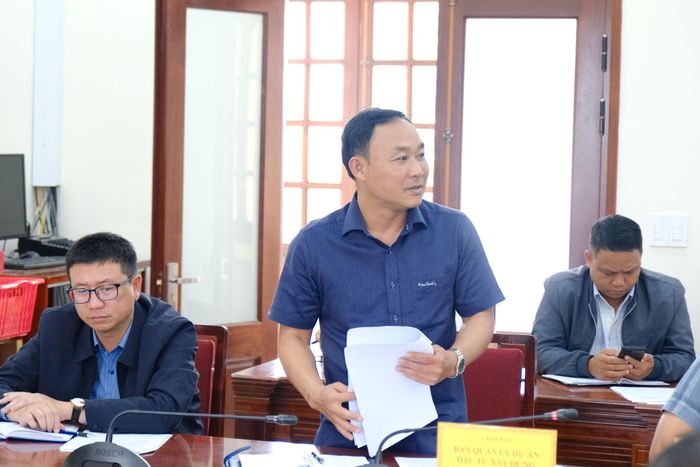 Ông Trần Duy Hải, Giám đốc Ban Quản lý dự án Đầu tư xây dựng khu vực Đam Rông báo cáo tiến độ thực hiện giải ngân vốn đầu tư công trên địa bàn