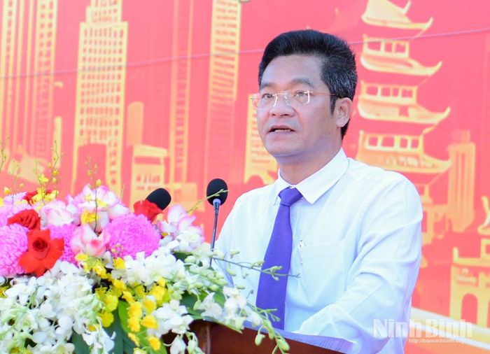 Đồng chí Trần Anh Dũng, Ủy viên Ban Thường vụ Tỉnh ủy, Phó Chủ tịch UBND tỉnh, Trưởng Ban Chỉ đạo PCCC và CNCH tỉnh phát biểu chỉ đạo tại Hội thi.