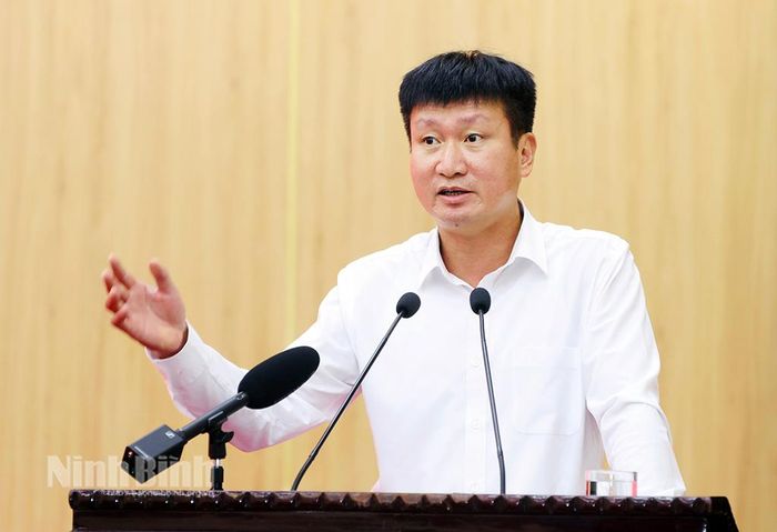 Đồng chí Trần Huy Tuấn, Ủy viên Trung ương Đảng, Bí thư Tỉnh ủy phát biểu kết luận hội nghị.