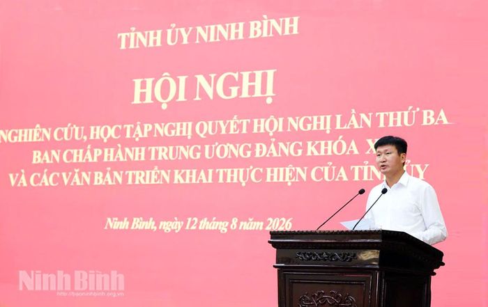 Đồng chí Bí thư Tỉnh ủy Trần Huy Tuấn quán triệt Nghị quyết Hội nghị lần thứ ba, Ban Chấp hành Trung ương Đảng khóa XIV.