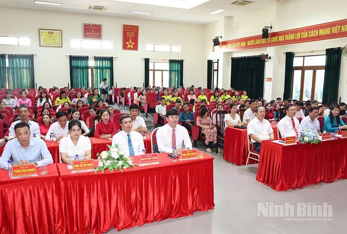 Các đại biểu dự hội nghị.