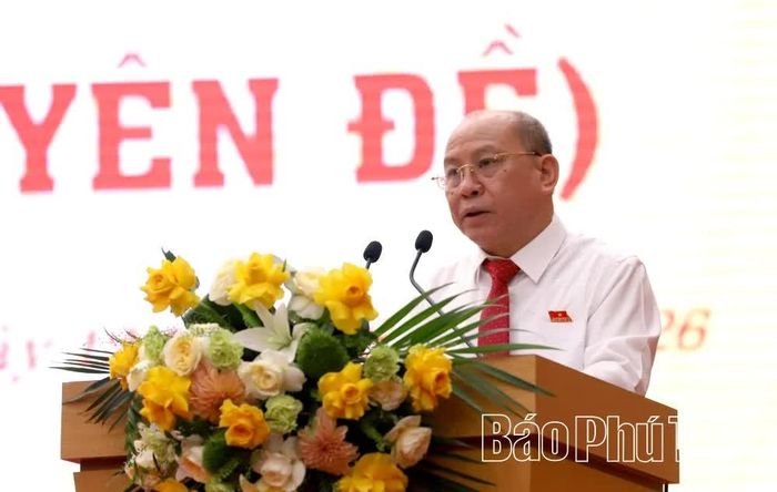 Phó Bí thư Tỉnh ủy, Chủ tịch HĐND tỉnh Bùi Đức Hinh phát biểu bế mạc Kỳ họp.