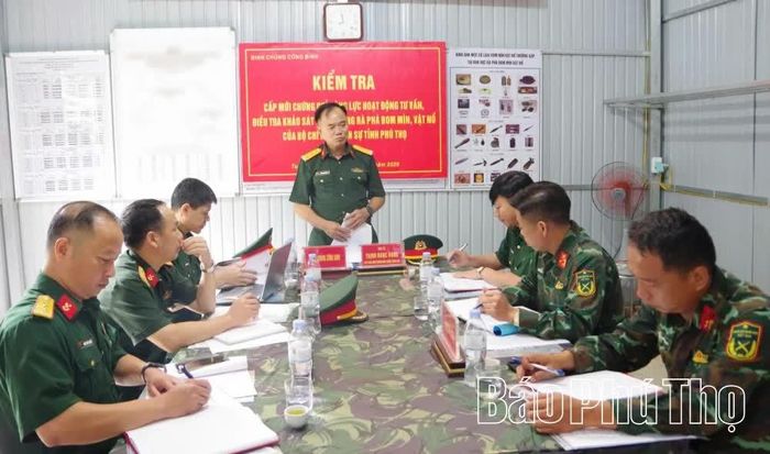 Đại tá Trịnh Ngọc Hùng giao nhiệm vụ và quán triệt nội dung kiểm tra.