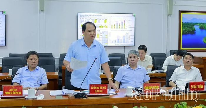 Lãnh đạo Sở Văn hóa, Thể thao và Du lịch đóng góp ý kiến vào dự thảo đồ án.