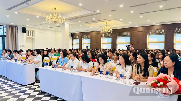Các đại biểu tham dự hội nghị - Ảnh: B.N