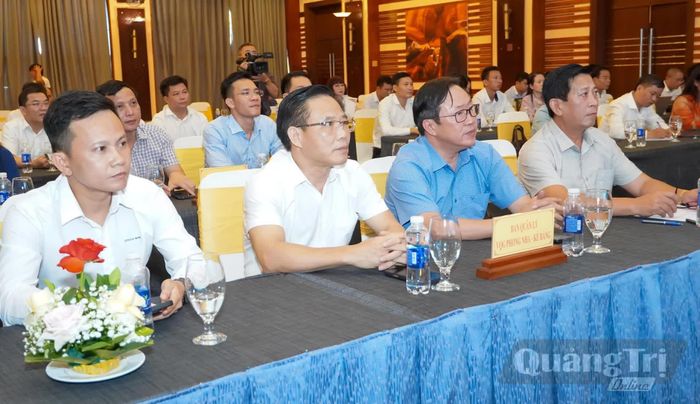Các đại biểu dự lễ công bố - Ảnh: N.H