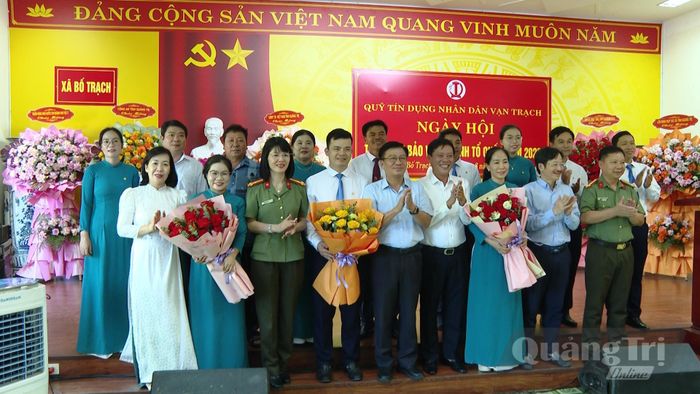 Quỹ TDND Vạn Trạch ra mắt Ban Chỉ đạo phong trào “Toàn dân bảo vệ an ninh Tổ quốc” - Ảnh: Đ.A
