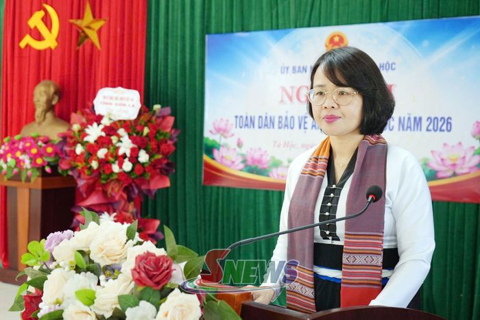 Đồng chí Đinh Thị Bích Thảo, Ủy viên Ban Thường vụ Tỉnh ủy, Trưởng Ban Tuyên giáo và Dân vận Tỉnh ủy, phát biểu tại Ngày hội.