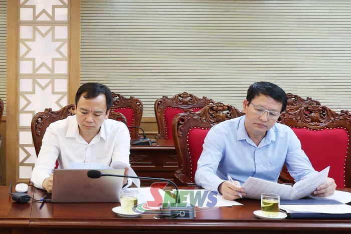 Các đại biểu tham dự chương trình làm việc.