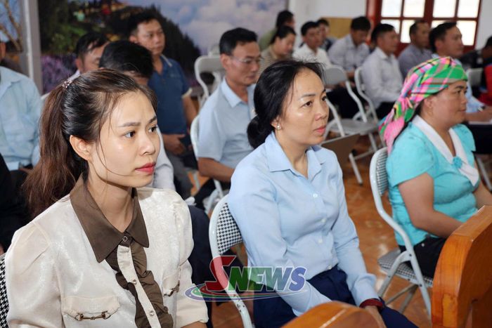 Các đại biểu dự hội nghị.