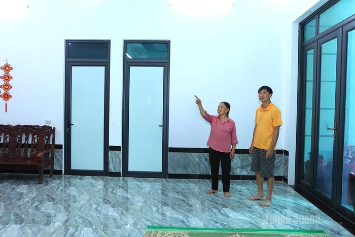 Gia đình bà Chúc Thị Sỷ, thôn Bản Cưởm có cuộc sống khấm khá hơn nhờ 2 con đi xuất khẩu lao động.