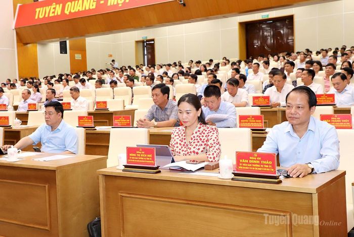 Các đồng chí Ủy viên Ban Thường vụ Tỉnh ủy dự buổi gặp mặt.