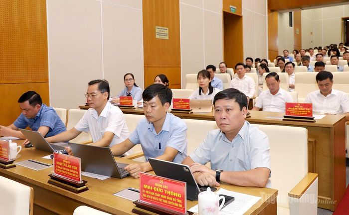 Các đại biểu dự hội nghị.